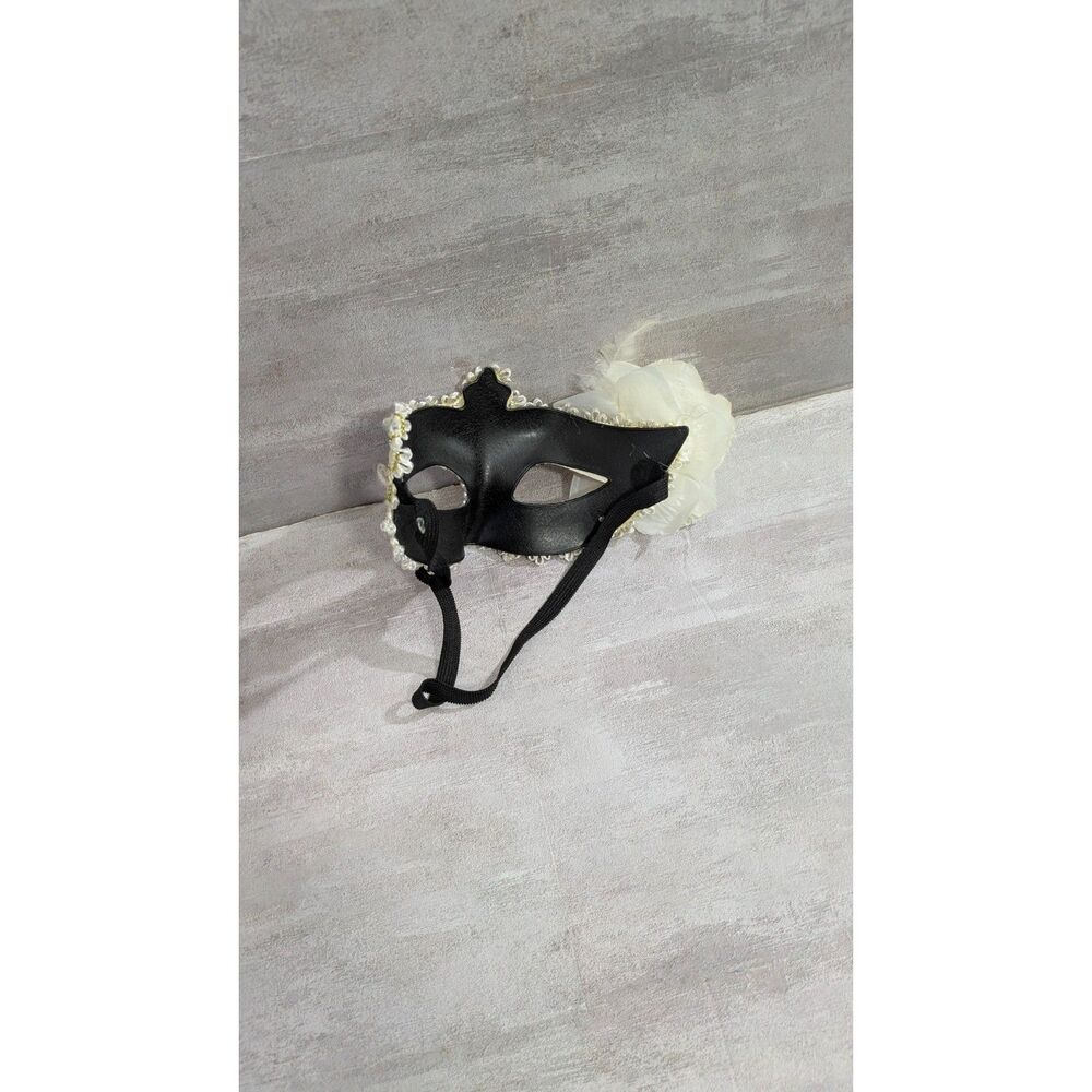 Venetian-style Masquerade Mask - Picture 6 of 6